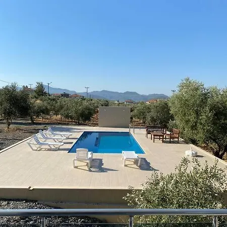 Havuz ,barbekue Ve Goel Manzarali Bir Tatil Hotel *